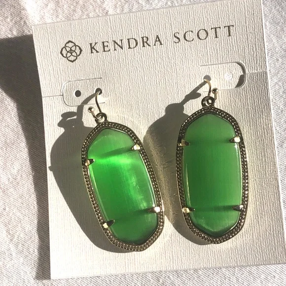 NWOT Kendra Scott RARE & Retired Elle Earrings Peridot & Yellow Gold Very HTF! - Picture 2 of 8